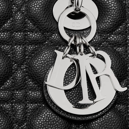 CHRISTIAN DIOR