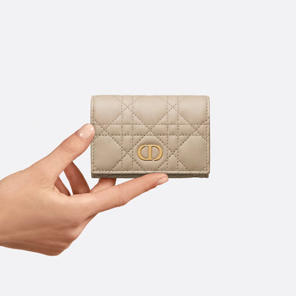 CHRISTIAN DIOR