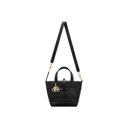 CHRISTIAN DIOR
