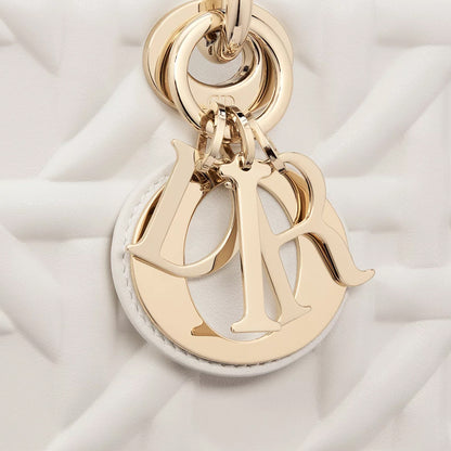 CHRISTIAN DIOR