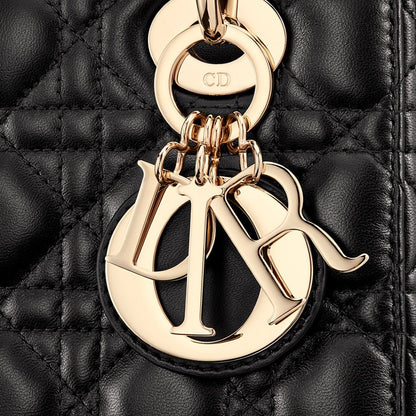 CHRISTIAN DIOR