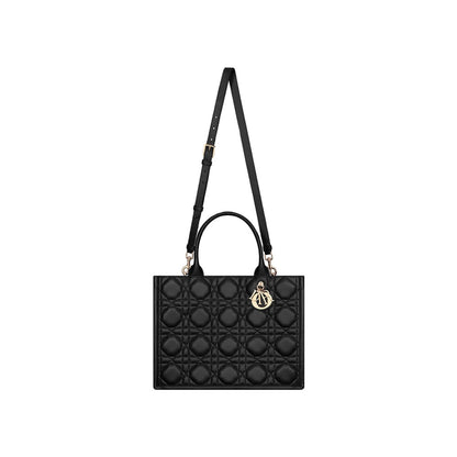 CHRISTIAN DIOR