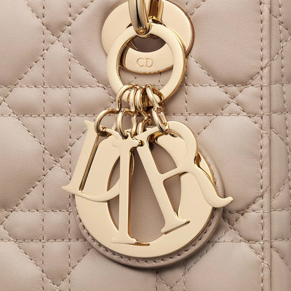 CHRISTIAN DIOR