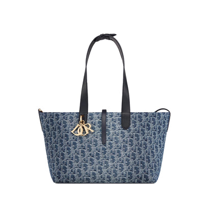 CHRISTIAN DIOR