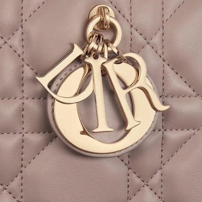 CHRISTIAN DIOR