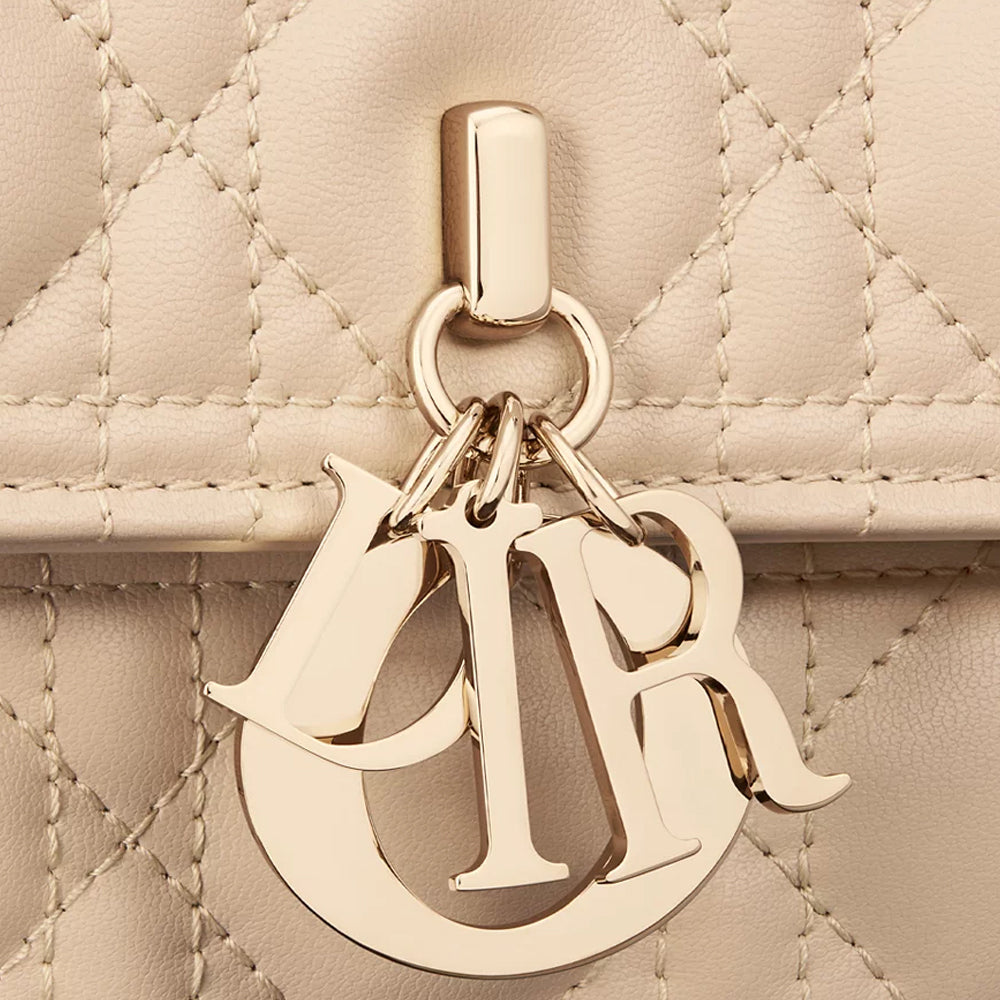 CHRISTIAN DIOR