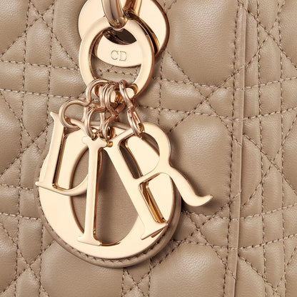 CHRISTIAN DIOR