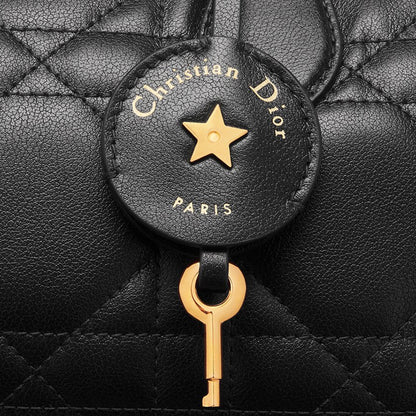 CHRISTIAN DIOR