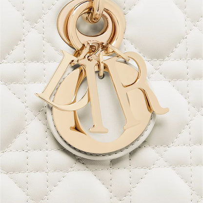 CHRISTIAN DIOR