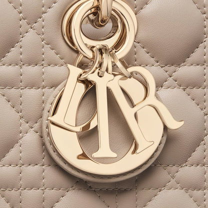 CHRISTIAN DIOR