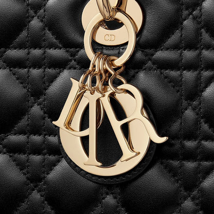 CHRISTIAN DIOR