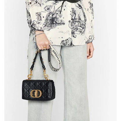 CHRISTIAN DIOR
