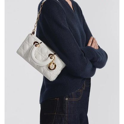 CHRISTIAN DIOR